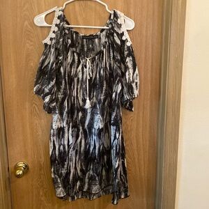 French Laundry Black & White Cold Shoulder Short Sleeve T-shirt Size 3X